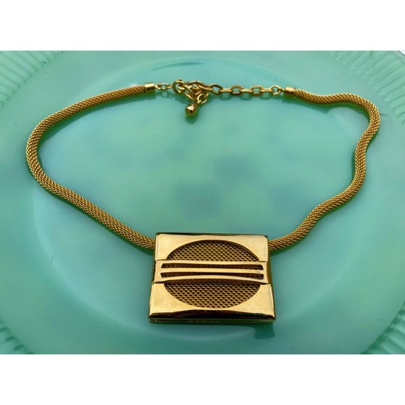 Vintage 1970s Square Pendant Mesh Choker Necklace Goldtone - Picture 13 of 14